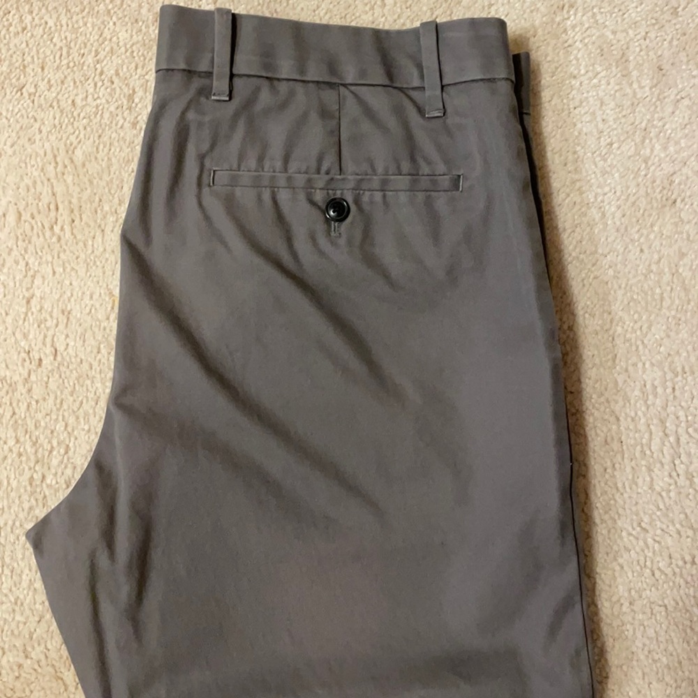 Men’s gray gap khakis slim fit